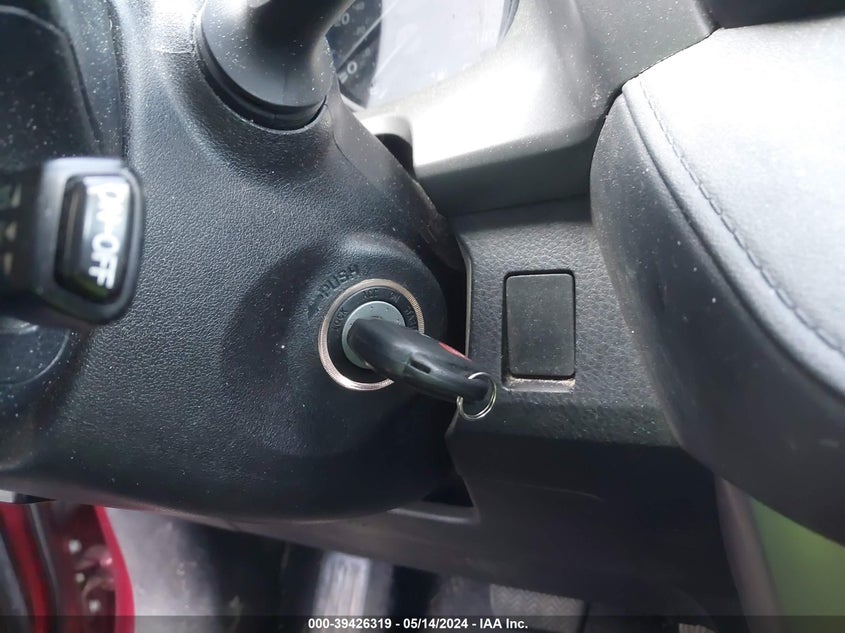 2018 TOYOTA RAV4 LE - 2T3BFREV5JW746599