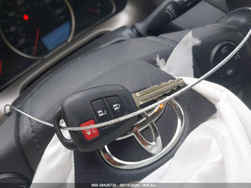 2015 TOYOTA RAV4 LE - 2T3BFREV2FW332686