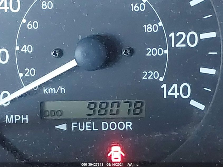 2000 Toyota Camry Ce VIN: 4T1BG22K8YU661242 Lot: 39427313