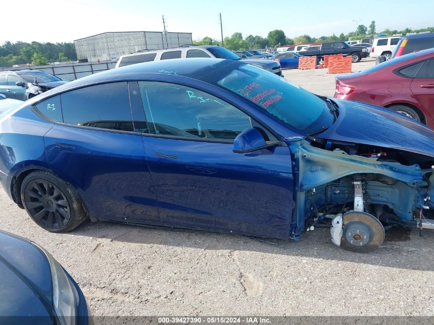 2022 Tesla Model Y Long Range Dual Motor All-Wheel Drive VIN: 7SAYGDEE2NF447130 Lot: 39427390