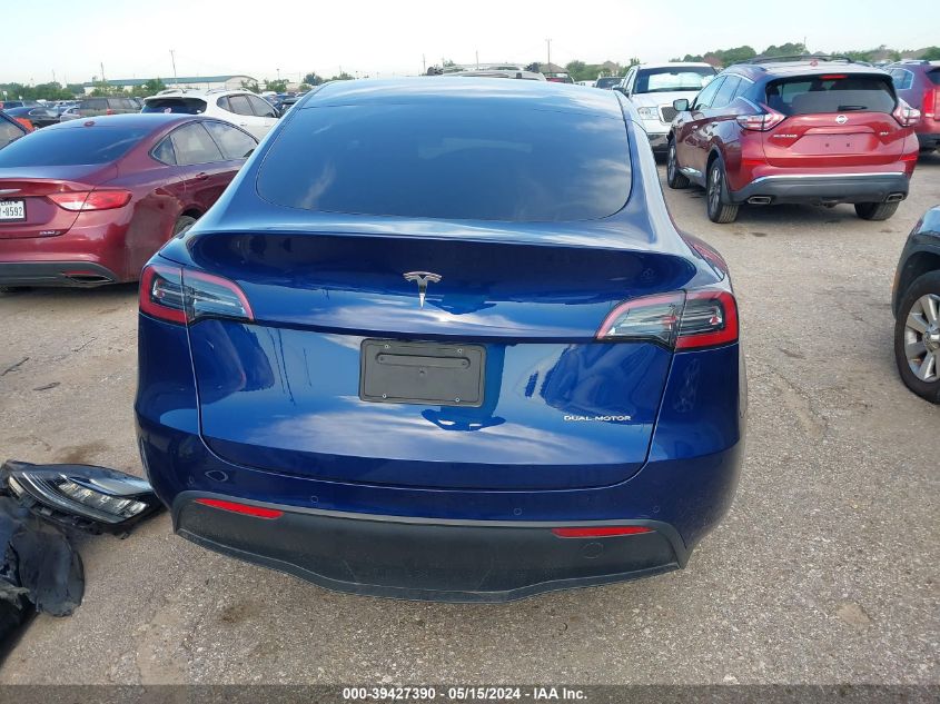 2022 Tesla Model Y Long Range Dual Motor All-Wheel Drive VIN: 7SAYGDEE2NF447130 Lot: 39427390