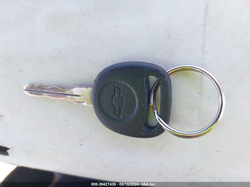 2001 Chevrolet Tahoe Ls VIN: 1GNEC13T01R183185 Lot: 39427438