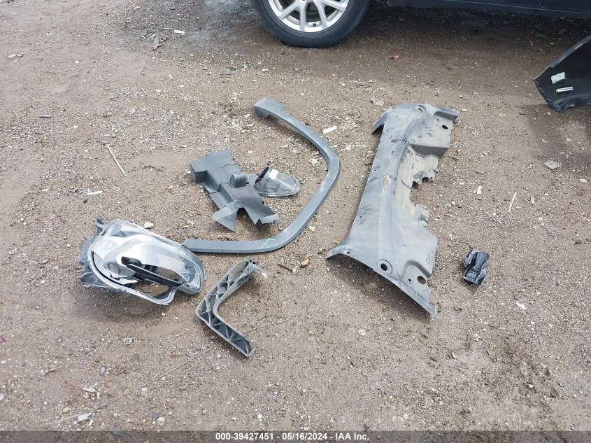 2016 Jeep Cherokee Latitude VIN: 1C4PJLCB1GW319909 Lot: 39427451