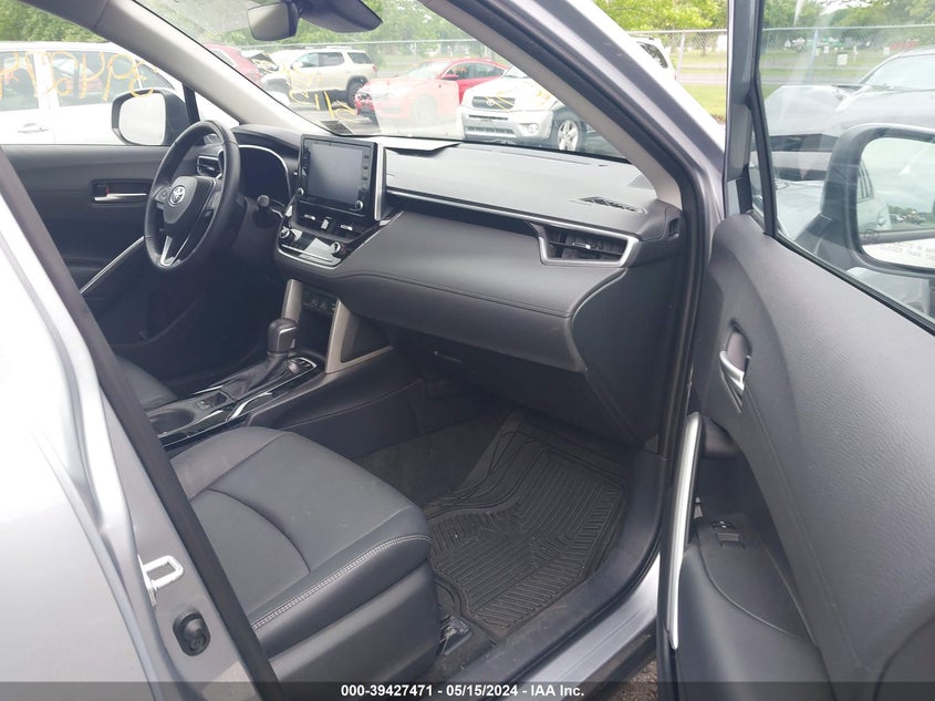 2022 Toyota Corolla Cross Xle VIN: 7MUEAABG8NV022549 Lot: 39427471