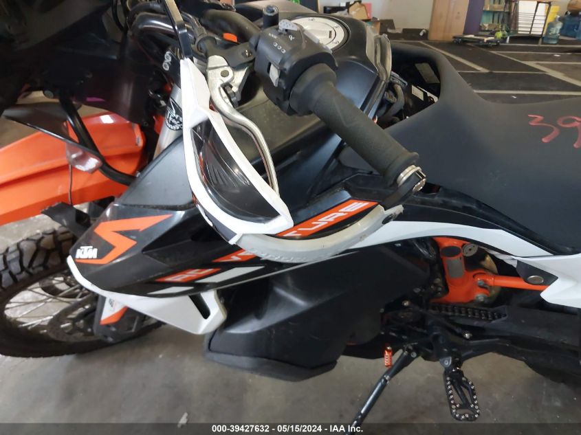 2021 Ktm 890 Adventure R VIN: VBKTR640XMM806795 Lot: 39427632