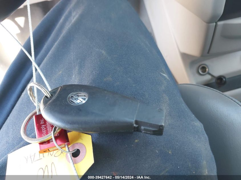 2010 Volkswagen Routan Se VIN: 2V4RW3D19AR424395 Lot: 39427642