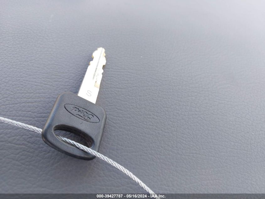 2001 Ford Econoline E350 Super Duty Van VIN: 1FTSS34L41HB30777 Lot: 39427787