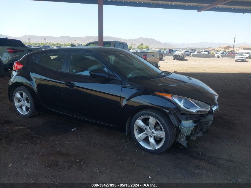 2013 Hyundai Veloster Base W/Gray VIN: KMHTC6AD9DU142883 Lot: 39427895