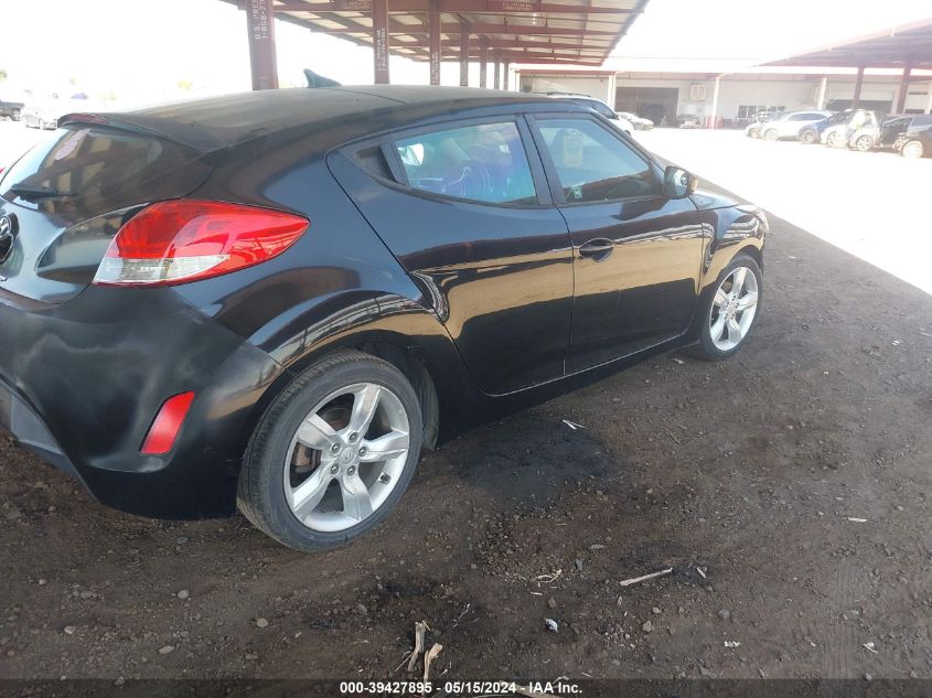 2013 Hyundai Veloster Base W/Gray VIN: KMHTC6AD9DU142883 Lot: 39427895