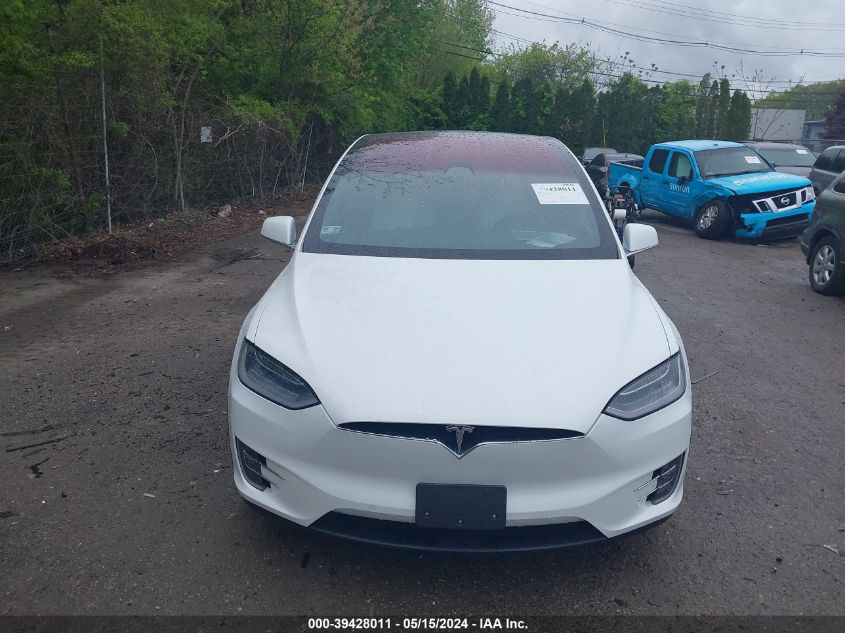 2018 Tesla Model X 100D/75D/P100D VIN: 5YJXCBE25JF103638 Lot: 39428011