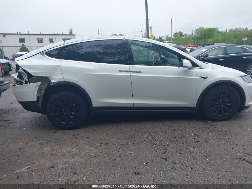 2018 Tesla Model X 100D/75D/P100D VIN: 5YJXCBE25JF103638 Lot: 39428011