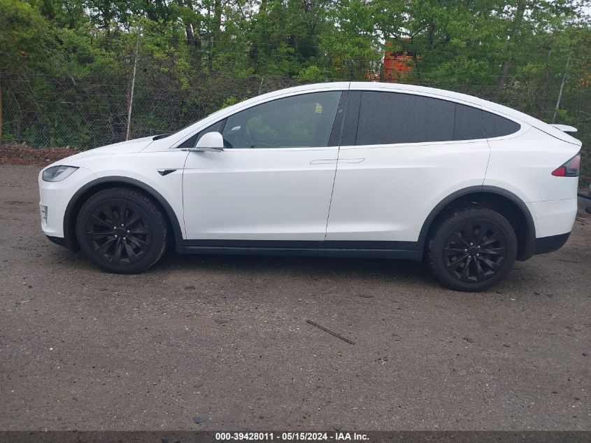 2018 Tesla Model X 100D/75D/P100D VIN: 5YJXCBE25JF103638 Lot: 39428011