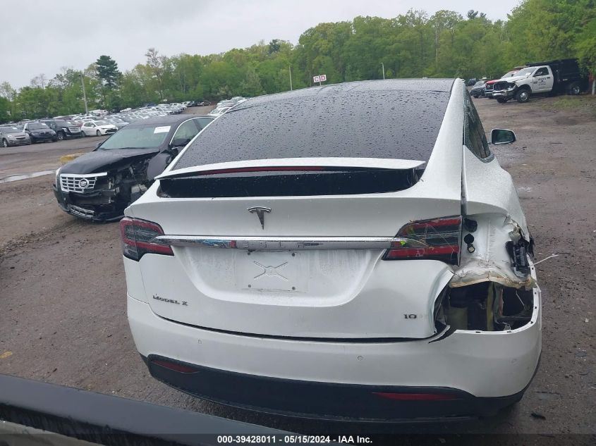 2018 Tesla Model X 100D/75D/P100D VIN: 5YJXCBE25JF103638 Lot: 39428011