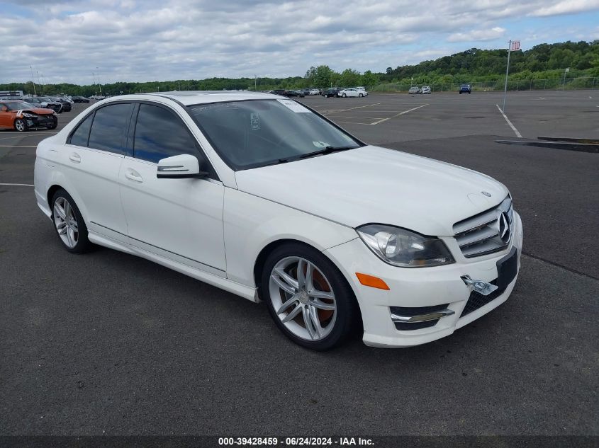 2013 Mercedes-Benz C 300 Luxury 4Matic/Sport 4Matic VIN: WDDGF8AB3DR287580 Lot: 39428459