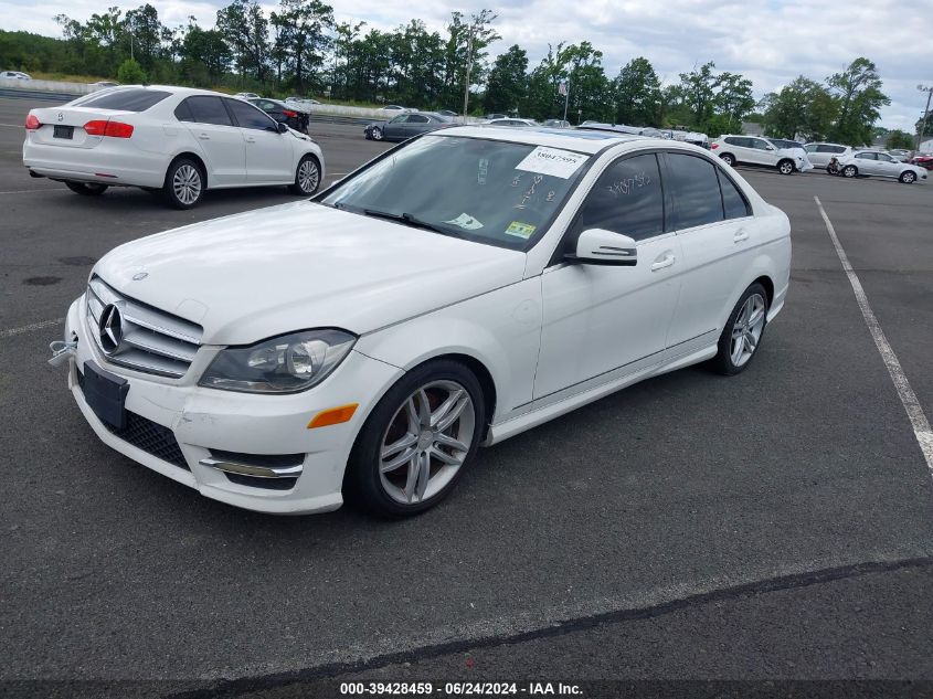 2013 Mercedes-Benz C 300 Luxury 4Matic/Sport 4Matic VIN: WDDGF8AB3DR287580 Lot: 39428459