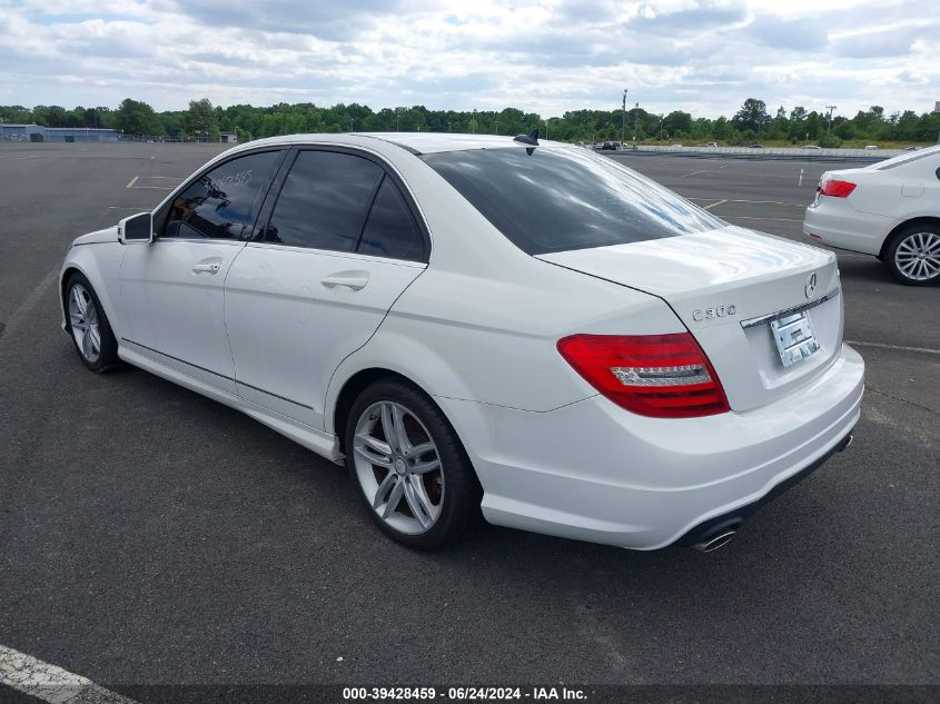 2013 Mercedes-Benz C 300 Luxury 4Matic/Sport 4Matic VIN: WDDGF8AB3DR287580 Lot: 39428459