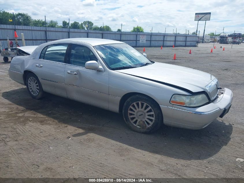 2005 Lincoln Town Car Signature VIN: 1LNHM81W55Y626544 Lot: 39428910