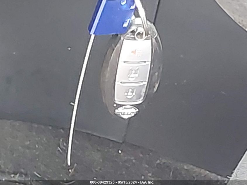 2018 Nissan Kicks S VIN: 3N1CP5CUXJL533372 Lot: 39429325