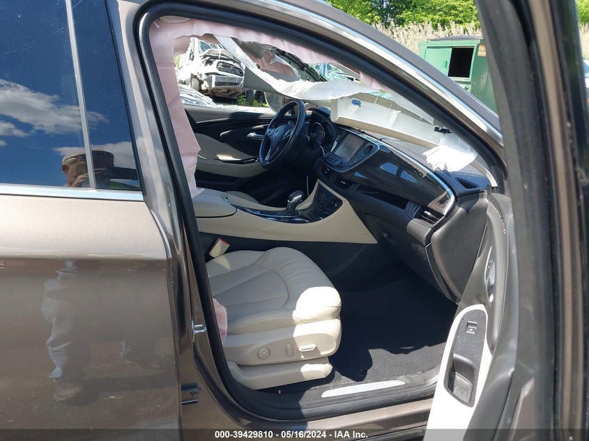 VIN LRBFX2SA8KD013452 2019 BUICK ENVISION AWD ESSENCE