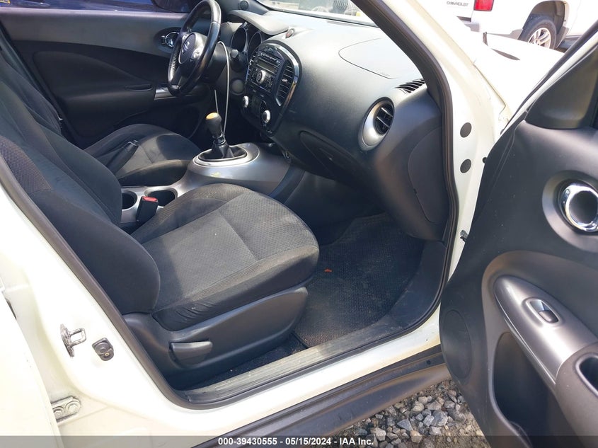 2011 Nissan Juke Sv VIN: JN8AF5MR8BT000634 Lot: 39430555