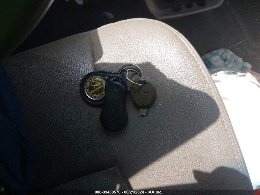 2003 Chrysler Town & Country Lxi VIN: 2C8GP54L93R384963 Lot: 39430570