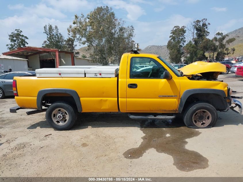 2005 GMC Sierra 2500Hd Work Truck VIN: 1GTHC24U95E300875 Lot: 39430788