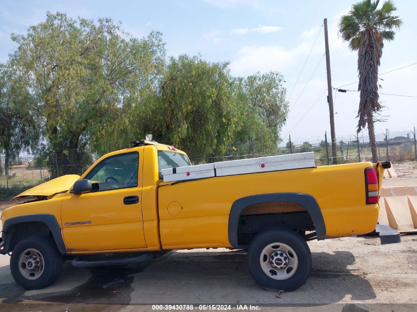 2005 GMC Sierra 2500Hd Work Truck VIN: 1GTHC24U95E300875 Lot: 39430788