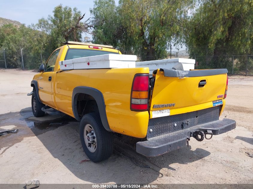 2005 GMC Sierra 2500Hd Work Truck VIN: 1GTHC24U95E300875 Lot: 39430788