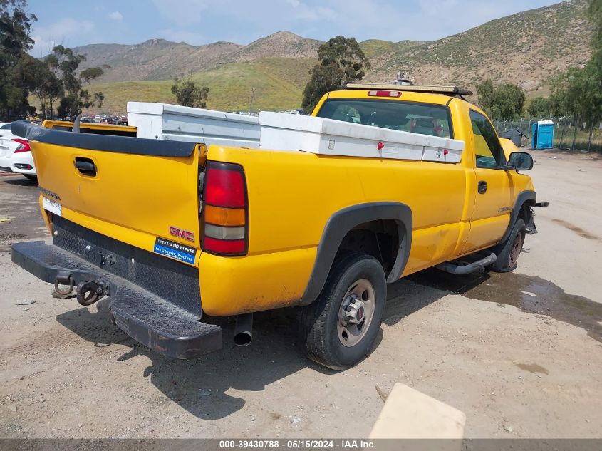 2005 GMC Sierra 2500Hd Work Truck VIN: 1GTHC24U95E300875 Lot: 39430788