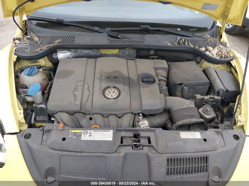 2013 Volkswagen Beetle 2.5L VIN: 3VW5P7AT0DM815592 Lot: 39430819