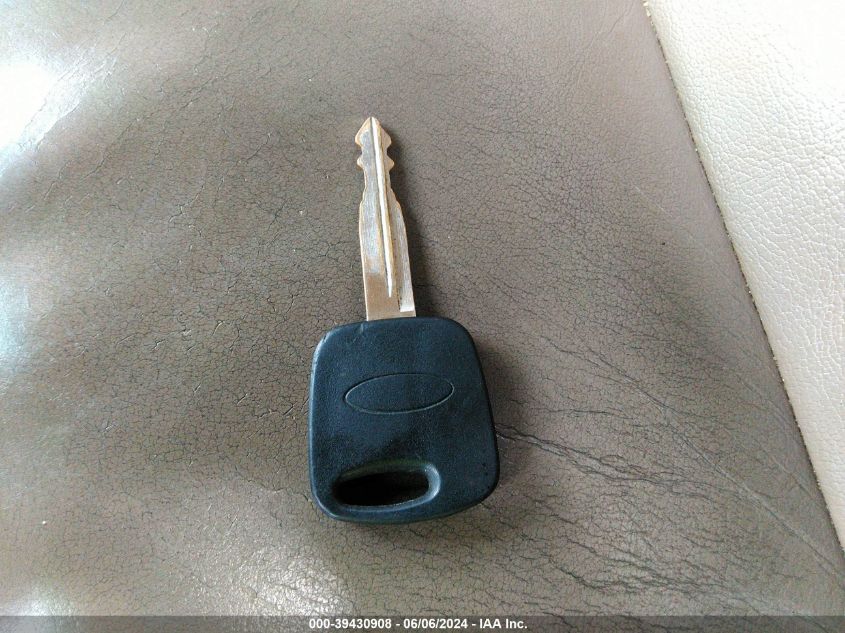 2002 Ford Escape Xlt VIN: 1FMYU04192KC39267 Lot: 39430908