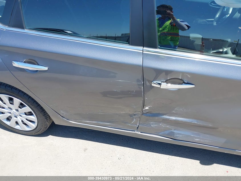 2015 Nissan Sentra S VIN: 3N1AB7AP9FY359609 Lot: 39430973