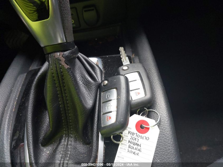 2017 Nissan Rogue S VIN: KNMAT2MT2HP525558 Lot: 39431096