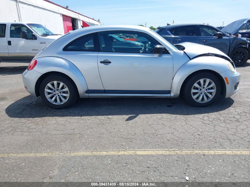 2013 Volkswagen Beetle 2.5L Entry VIN: 3VWFP7ATXDM661008 Lot: 39431439