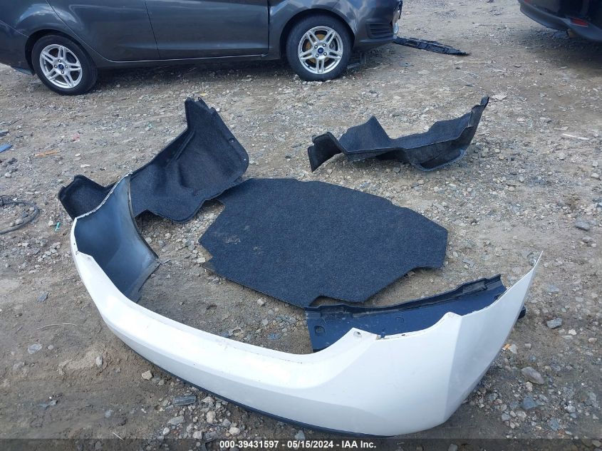 2014 Toyota Corolla Le VIN: 5YFBURHEXEP177802 Lot: 39431597