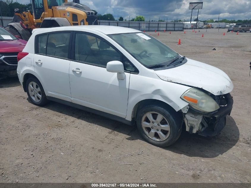 2008 Nissan Versa 1.8Sl VIN: 3N1BC13E88L400449 Lot: 39432167