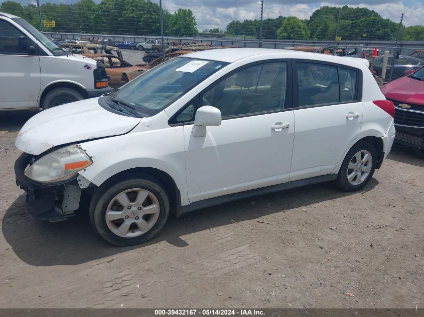 2008 Nissan Versa 1.8Sl VIN: 3N1BC13E88L400449 Lot: 39432167