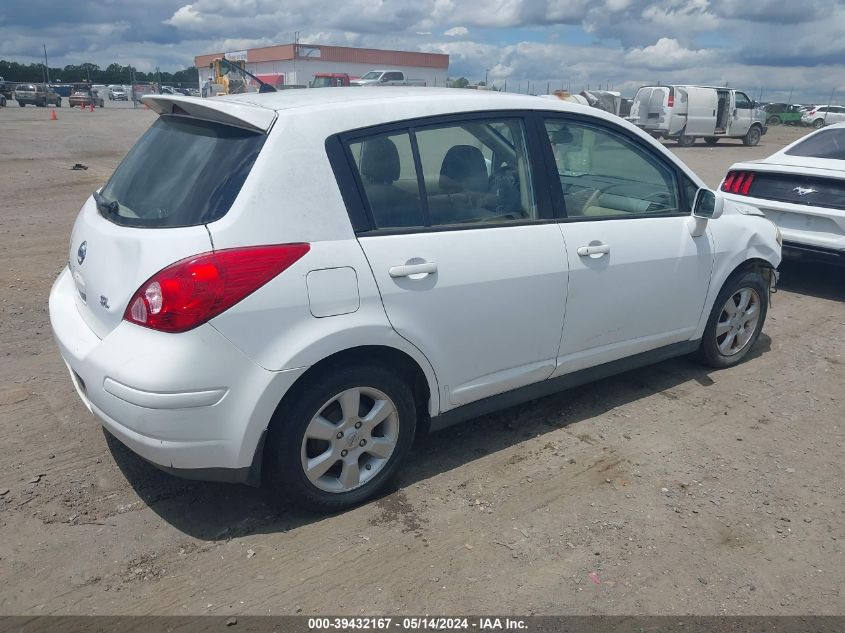 2008 Nissan Versa 1.8Sl VIN: 3N1BC13E88L400449 Lot: 39432167