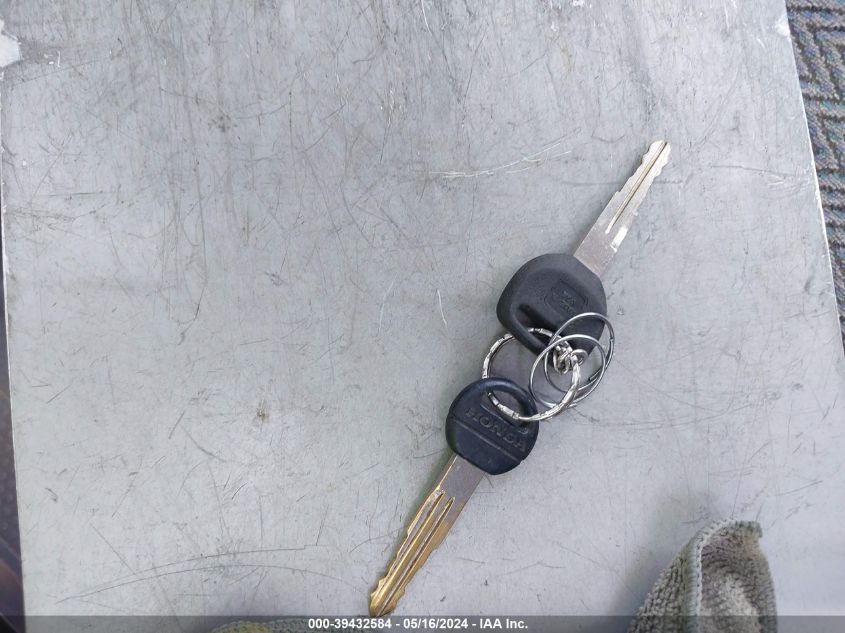 1997 Honda Cr-V VIN: JHLRD1852VC021832 Lot: 39432584