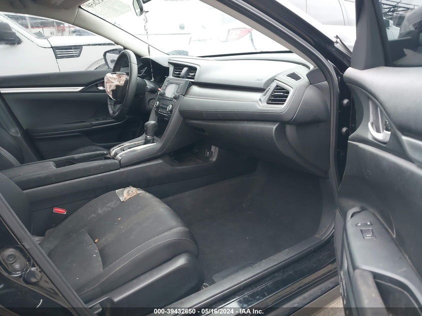 VIN 2HGFC2F59JH558296 2018 HONDA CIVIC LX