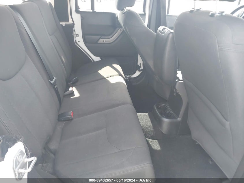 VIN 1C4BJWDG2HL624375 2017 JEEP WRANGLER UNLIMITED SPORT 4X4