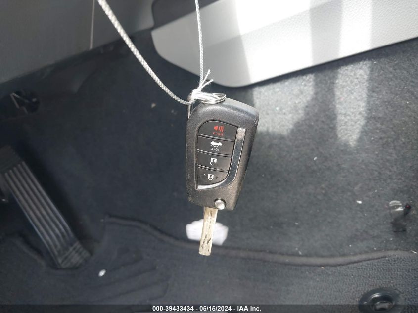 2021 Toyota Camry Le VIN: 4T1C11AK6MU480443 Lot: 39433434