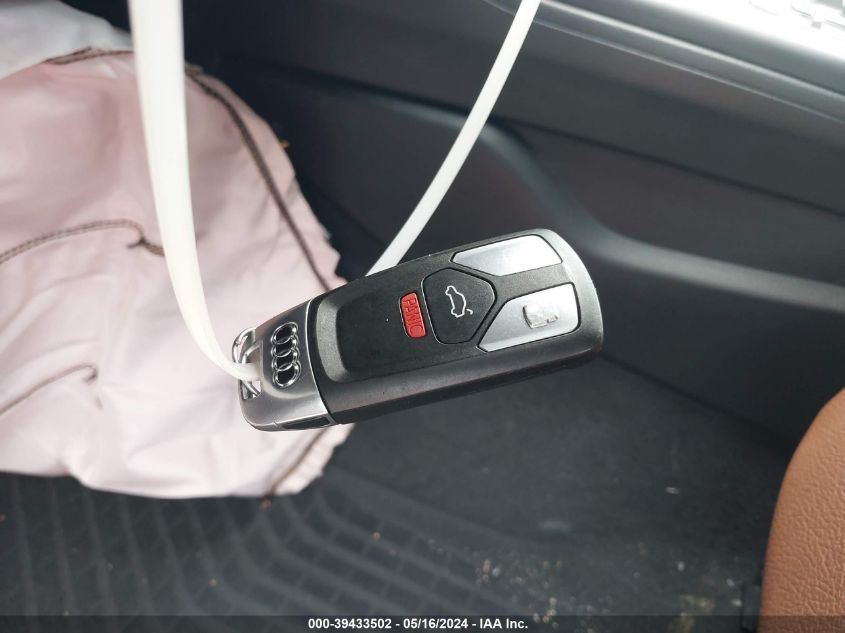 2018 Audi A4 2.0T Premium/2.0T Tech Premium VIN: WAUDNAF48JA048566 Lot: 39433502