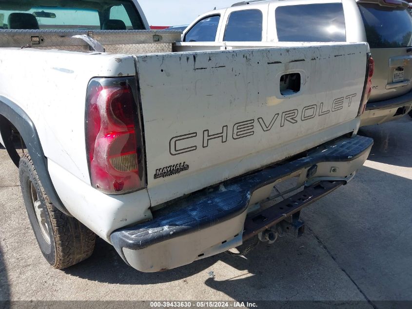2005 Chevrolet Silverado 2500Hd Work Truck VIN: 1GCHC24U05E317726 Lot: 39433630