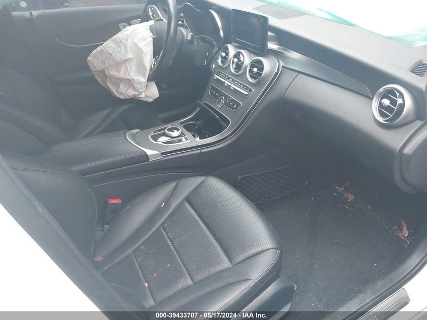 VIN 55SWF8EB4KU290215 2019 MERCEDES-BENZ C 300 4MATIC