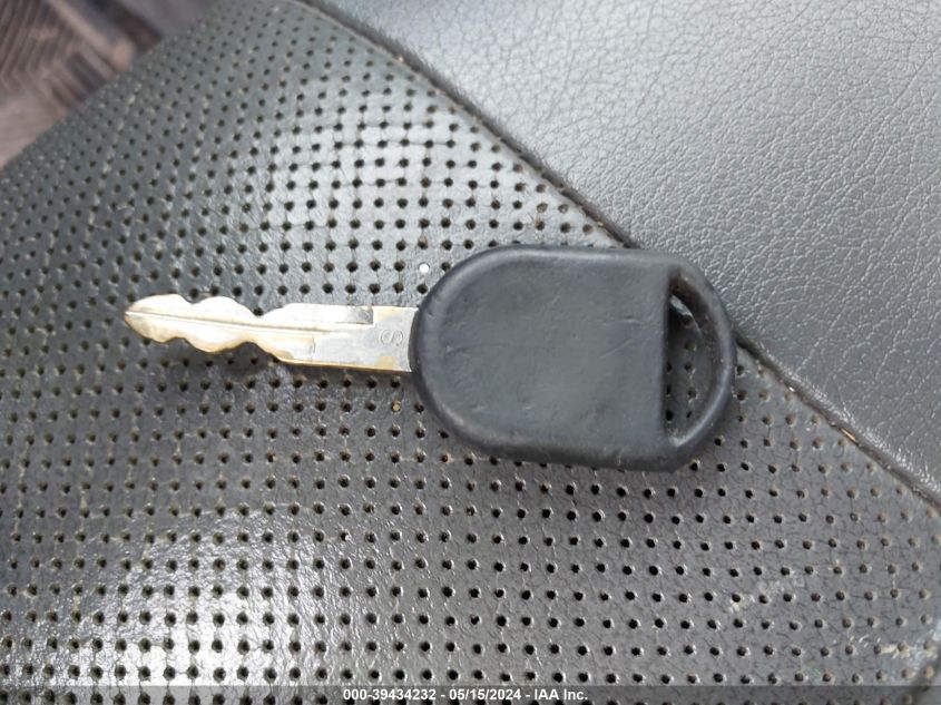 2005 Ford F-150 Stx/Xl/Xlt VIN: 1FTRX12W65FB22117 Lot: 39434232