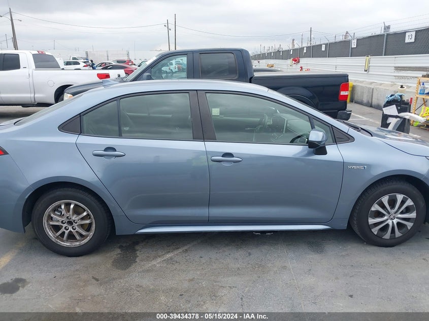 2021 TOYOTA COROLLA LE - JTDEAMDE0MJ027330