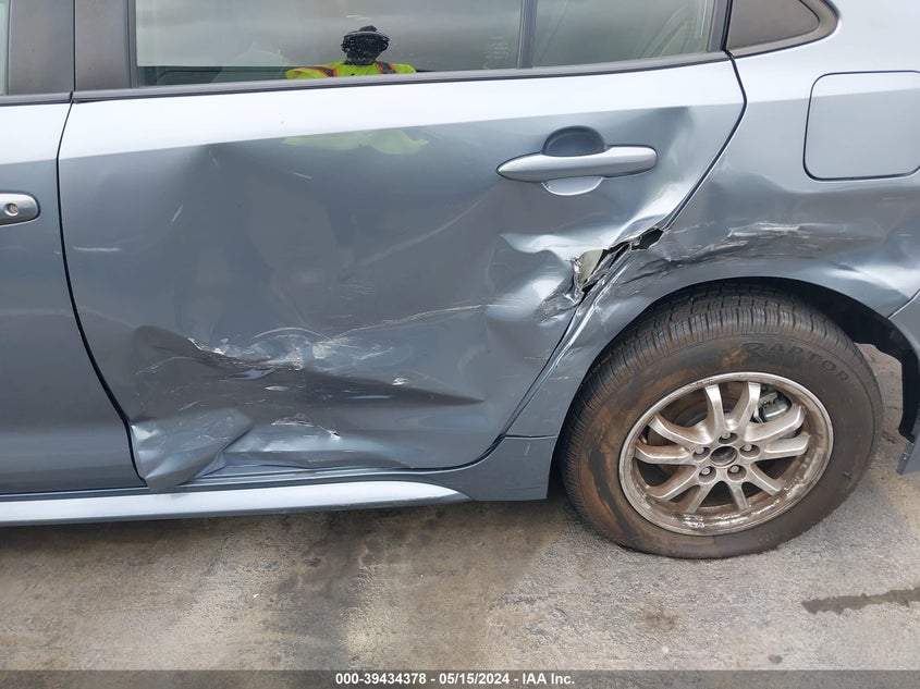 2021 TOYOTA COROLLA LE - JTDEAMDE0MJ027330
