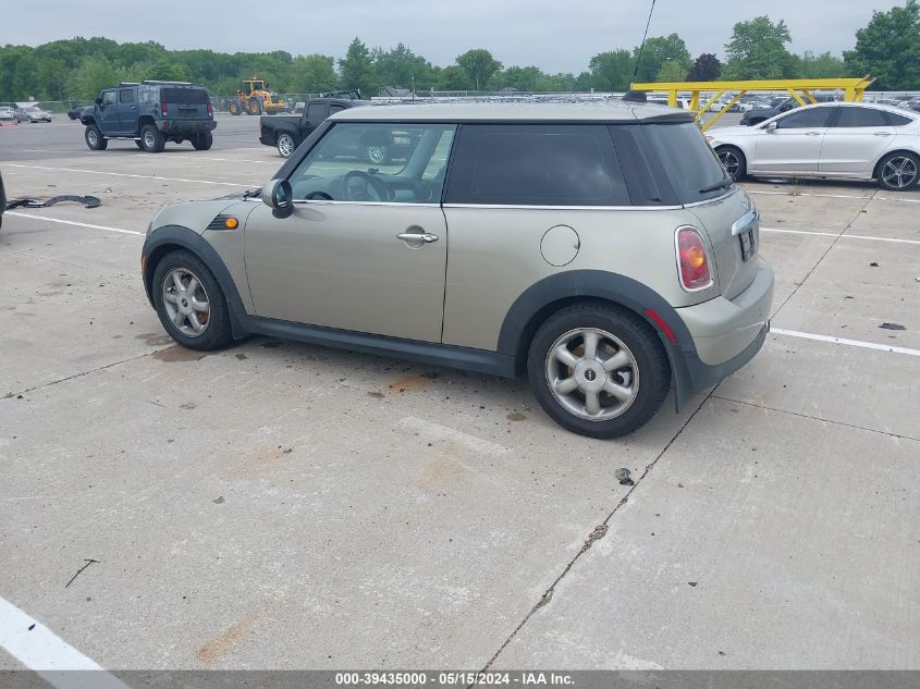 2010 Mini Cooper VIN: WMWMF3C56ATU77778 Lot: 39435000