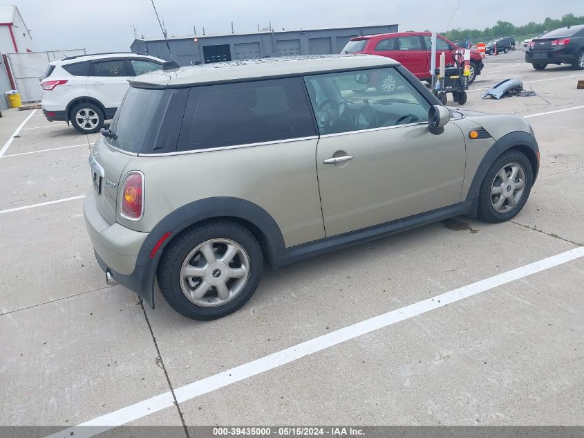 2010 Mini Cooper VIN: WMWMF3C56ATU77778 Lot: 39435000